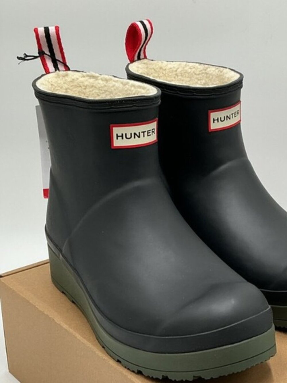 Hunter Women’s Sherpa-Lined Ankle Rain Boots Black Green Size 8M
